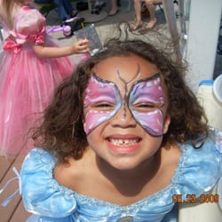 Far Out Parties - Look at the smile on this princess. One happy customer.