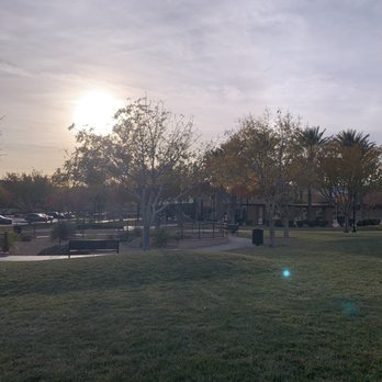Paseos Park - Hills and colored trees - Parks Near Me - Las Vegas, Nevada