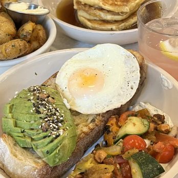 Dandy - Breakfast & Brunch Near Me - Montreal, Quebec Dandy - Breakfast & Brunch Near Me - Montreal, Quebec