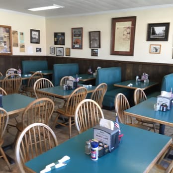 Mom's Cafe - table-seating & booth seating ... - Salad Near Me - Salina, Utah