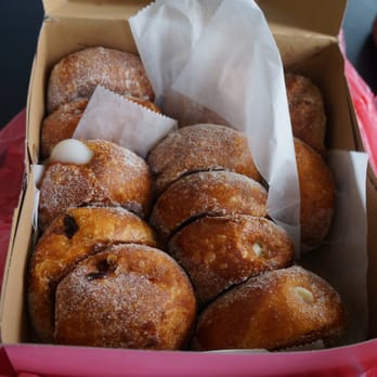 Leonard's Bakery - Hot and fresh malasadas! - Bakeries Near Me - Waipahu, Hawaii Leonard's Bakery - Hot and fresh malasadas! - Bakeries Near Me - Waipahu, Hawaii