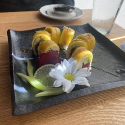 Sushi roll Sushi roll