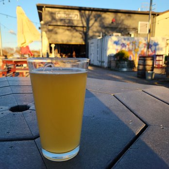 Oozlefinch Beers & Blending - Breweries Near Me - Fort Monroe, Virginia
