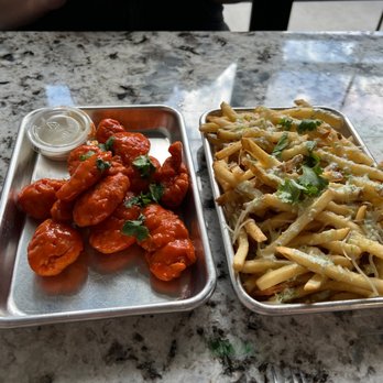 Boombox Brew Bar - Buffalo wings and Serrano crème fries - Brewpubs Near Me - Denver, Colorado