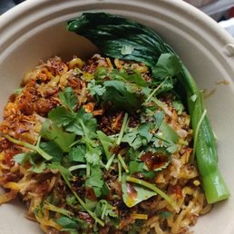 Nice and chewy garlic noodles! Nice and chewy garlic noodles!