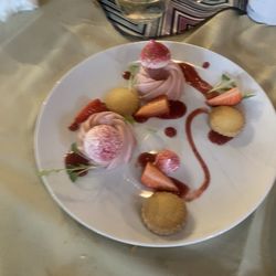Rosso - Special strawberry dessert