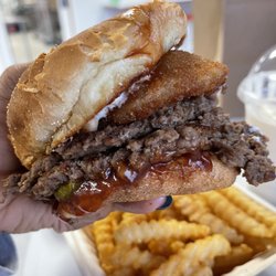 Sweet Vibes - Backyard BBQ Burger was delicious! (I added mayo)