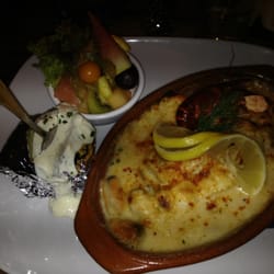 De Kale Pater - Fish bake. Mussels, shrimp salmon and a white fish in a cream sauce. VERY good!