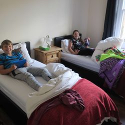 Bath Holiday Suites - Second bedroom with sink
