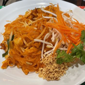 Green Basil Thai - Pad Thai - Thai Near Me - Calabasas, California