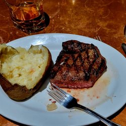 Barney Prine's Steakhouse & Saloon - 10 Oz Sirloin and Pendleton