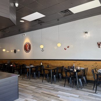 Rocky Claws - Interior - Cajun/Creole Near Me - Johns Creek, Georgia
