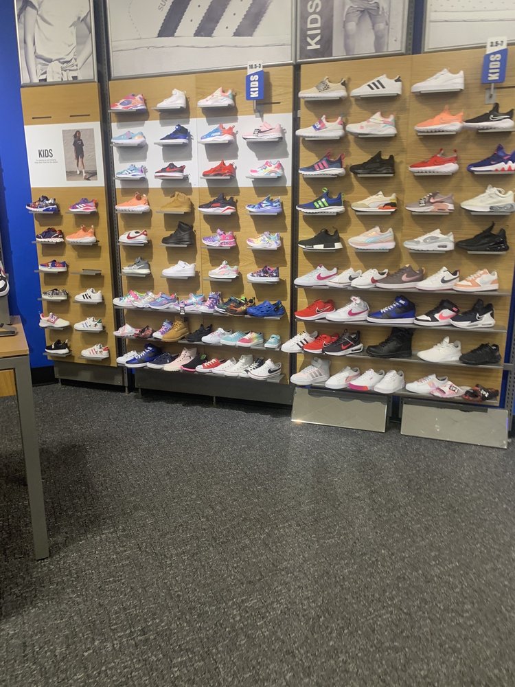 FINISH LINE AT MACY’S PEARLRIDGE Updated May 2024 98205 Kaonohi St