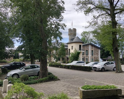 Relais & Châteaux Hotel Burg Schwarzenstein by null