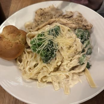 BJ's Restaurant & Brewhouse - Chicken Alfredo - Breweries Near Me - Lansing, Michigan