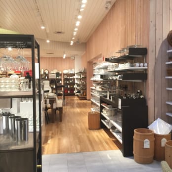Crate & Barrel - Crate & Barrel of Newton -- Mall @ Chestnut Hill : 199 Boylston Street / Route 9, Chestnut Hill                 Interior - Furniture Stores Near Me - Chestnut Hill, Massachusetts