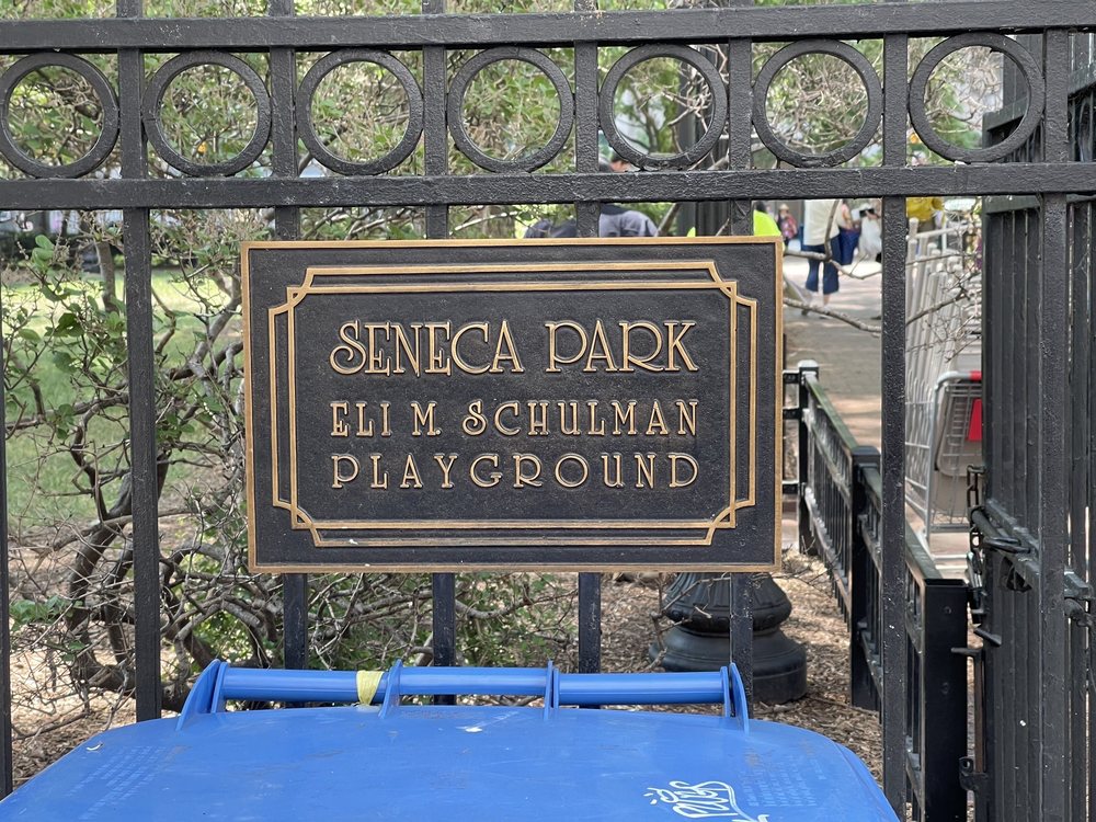 Seneca Park Logo