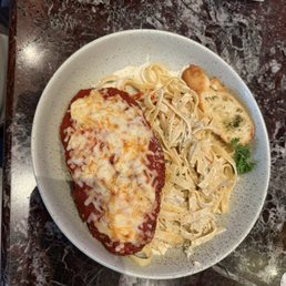 CHICKEN PARMESAN (Alfredo Sauce) CHICKEN PARMESAN (Alfredo Sauce)