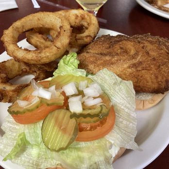 Windjammer Restaurant and Lounge - Fish sandwich with onion rings - Seafood Near Me - Port Mansfield, Texas Windjammer Restaurant and Lounge - Fish sandwich with onion rings - Seafood Near Me - Port Mansfield, Texas