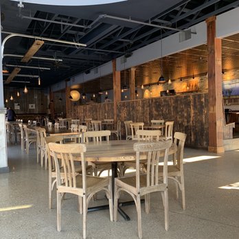 Bear & Bottle - Dining area - Pubs Near Me - Madison, Wisconsin