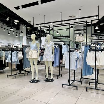 H&M - Men's Clothing Near Me - Pleasanton, California H&M - Men's Clothing Near Me - Pleasanton, California