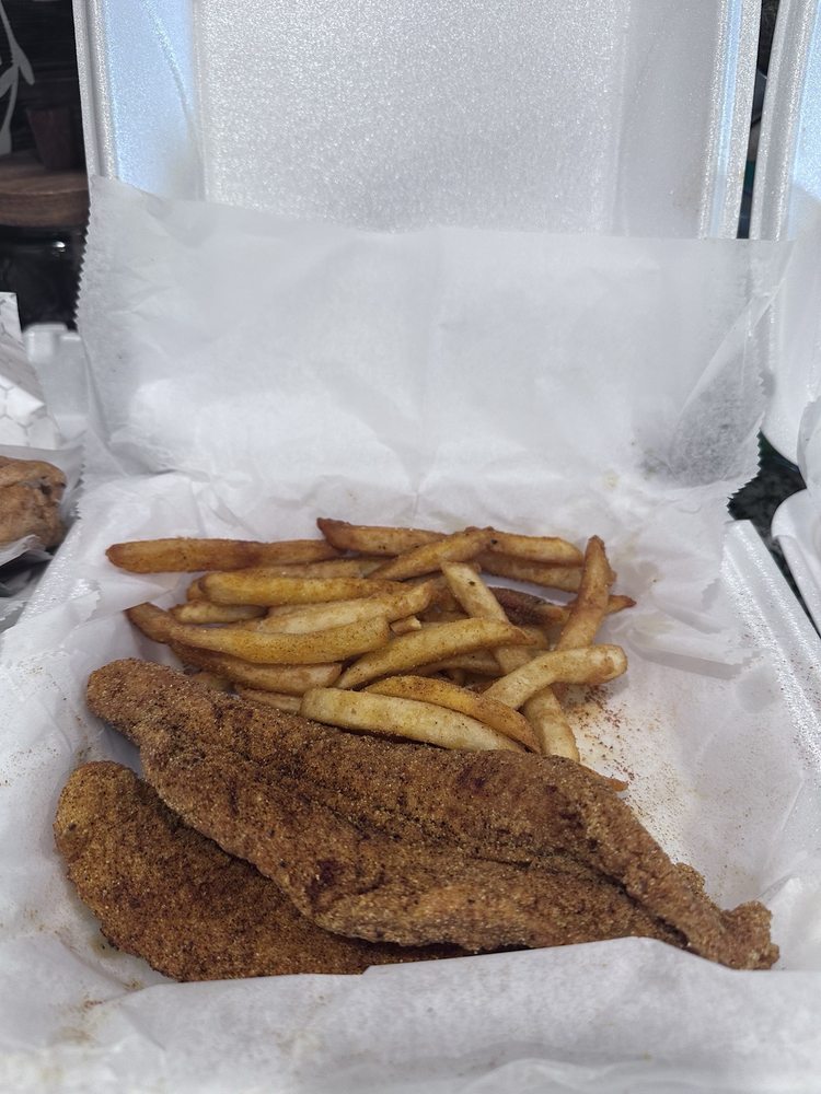 Wingman Hot Chicken Logo
