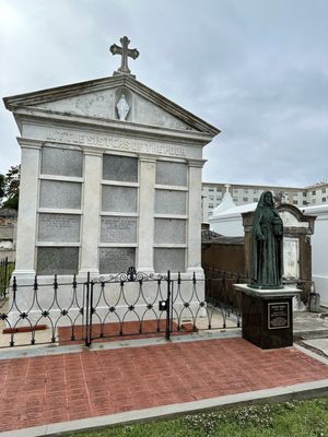 St. Louis Cemetery No. 3 by null