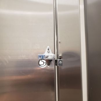 Kroger - BROKEN AND MISSING DOOR LATCH! - Grocery Near Me - Houston, Texas Kroger - BROKEN AND MISSING DOOR LATCH! - Grocery Near Me - Houston, Texas