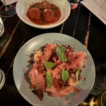 Vic's - Italian Near Me - New York, New York