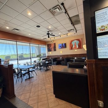 Sahara Mediterranean Food - Plenty of seating. - Mediterranean Near Me - Lees Summit, Missouri Sahara Mediterranean Food - Plenty of seating. - Mediterranean Near Me - Lees Summit, Missouri