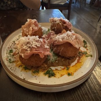 La Cosecha Bar + Restaurant - Spanish Near Me - Paso Robles, California La Cosecha Bar + Restaurant - Spanish Near Me - Paso Robles, California