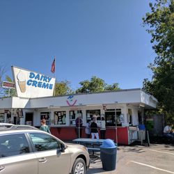 Dairy Creme - There is something familiar about the name of this place.