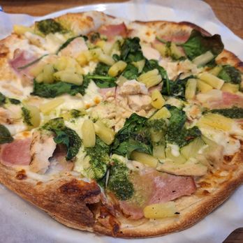 MOD Pizza - Custom pizza - alfredo base, mozzarella, ham, chicken, spinach, pineapple and pesto drizzle...yum! - Fast Food Near Me - Vancouver, Washington