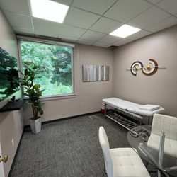 CT Medical Weight Loss and Beyond - Contemporary, clean and appealing exam rooms
