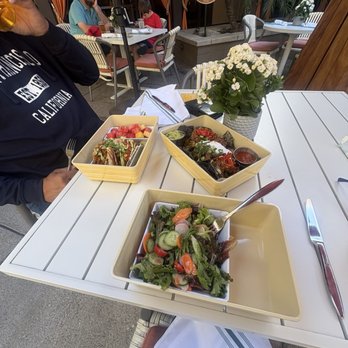 The Front Yard - Tacos, nachos, salad - Breakfast & Brunch Near Me - North Hollywood, California The Front Yard - Tacos, nachos, salad - Breakfast & Brunch Near Me - North Hollywood, California