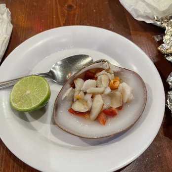 Mariscos El Toro Guero - Raw clam - Mexican Near Me - Cabo San Lucas, BCS