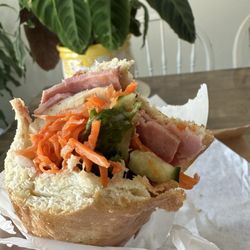 Bánh Mì Chả
