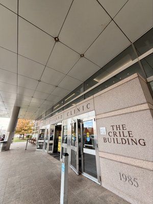 Cleveland Clinic - Crile Building by null