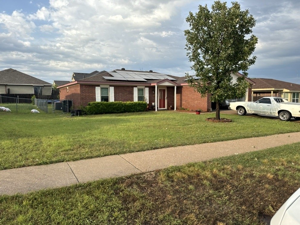 Slide of Elite Construction & Solar