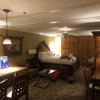 Pacific Terrace Hotel - King suite room - San Diego, CA