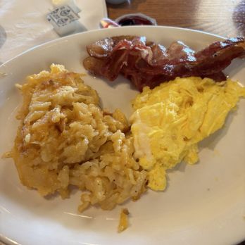 Cracker Barrel Old Country Store - Bacon, scrambled eggs and Hashbrown Casserole - American Near Me - Fairburn, Georgia Cracker Barrel Old Country Store - Bacon, scrambled eggs and Hashbrown Casserole - American Near Me - Fairburn, Georgia