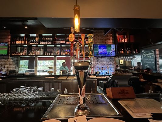 Marlow's Tavern by null