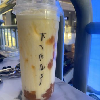 Le Kream - Peach Mango Smoothie - Coffee & Tea Near Me - Los Angeles, California Le Kream - Peach Mango Smoothie - Coffee & Tea Near Me - Los Angeles, California