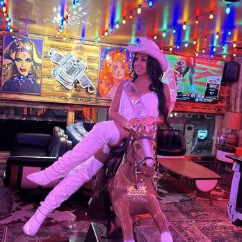 Jolene's Honky Tonk - Bars Near Me - Cleveland, Ohio