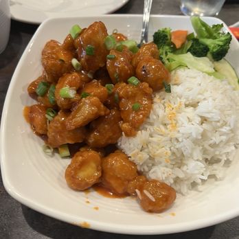 A Table Wayne's Kitchen - Bang Bang chicken Plate 乒乒鸡饭 - Asian Fusion Near Me - Manteca, California