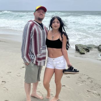 Windansea Beach - Me & my daughter enjoying that beach life. - Beaches Near Me Windansea Beach - Me & my daughter enjoying that beach life. - Beaches Near Me