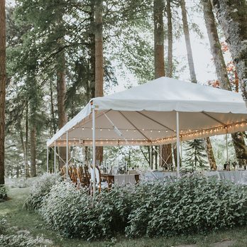 Bridal Veil Lakes - Covered seating area for guests to dine. Photo: Hazelwood Photography - Venues & Event Spaces Near Me - Corbett, Oregon