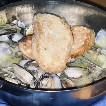 Cedars Floating Restaurant - Steamed Clams - Seafood Near Me - Coeur D'alene, Idaho