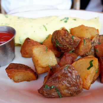 Le Diplomate - Omelette - Brasseries Near Me - Washington, DC, District of Columbia Le Diplomate - Omelette - Brasseries Near Me - Washington, DC, District of Columbia