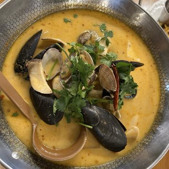 Rens Cafe & Bistro - Seafood Tom yum soup - Thai Near Me - Burnaby, British Columbia Rens Cafe & Bistro - Seafood Tom yum soup - Thai Near Me - Burnaby, British Columbia